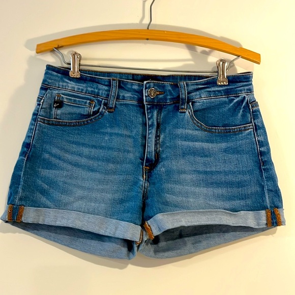 KanCan Pants - KANCAN 3” Light Wash Classic Denim Rolled Cuffed Jean Shorts Women’s 28 9” Rise